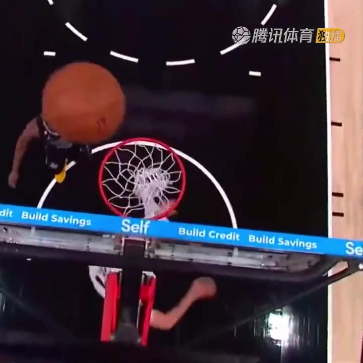 罕見一幕！努爾基奇拋投